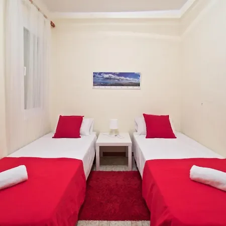 Апартаменты Suites4days Parallel